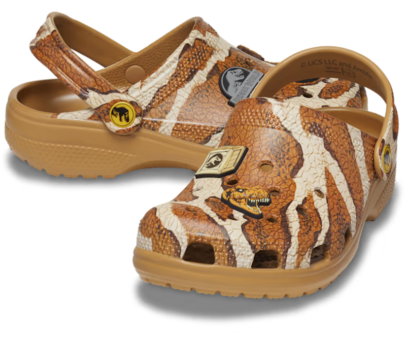 Crocs Jurassic World Classic Clogs Kids in Sand-1